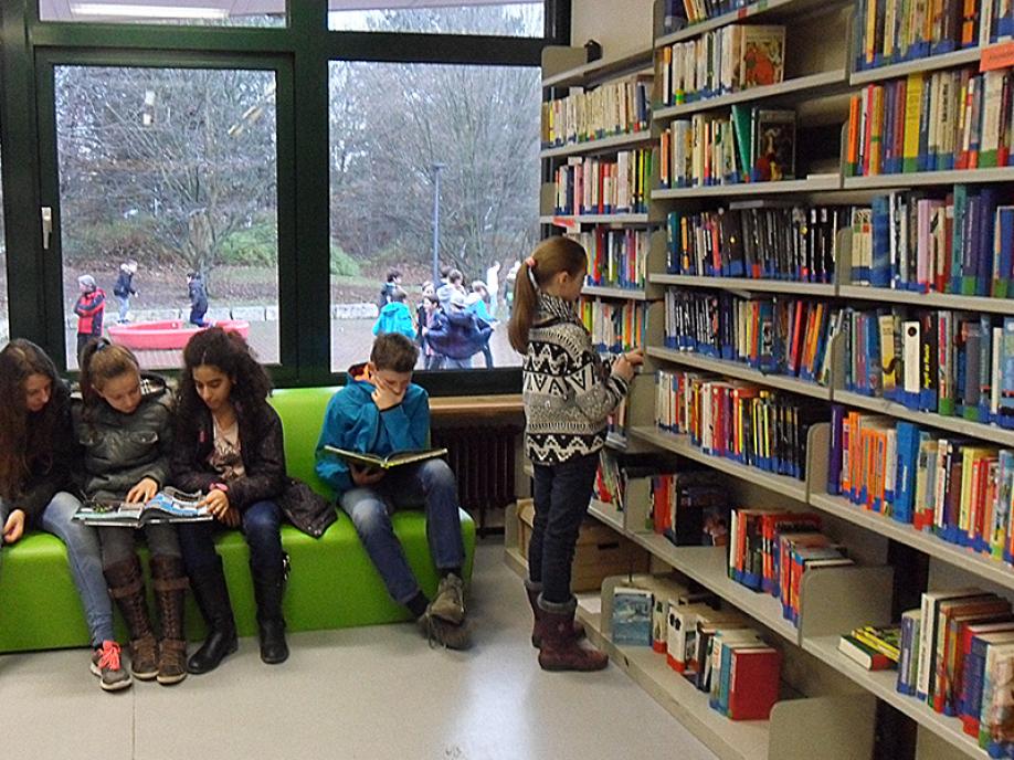 Schuelerbuecherei2015BILD01